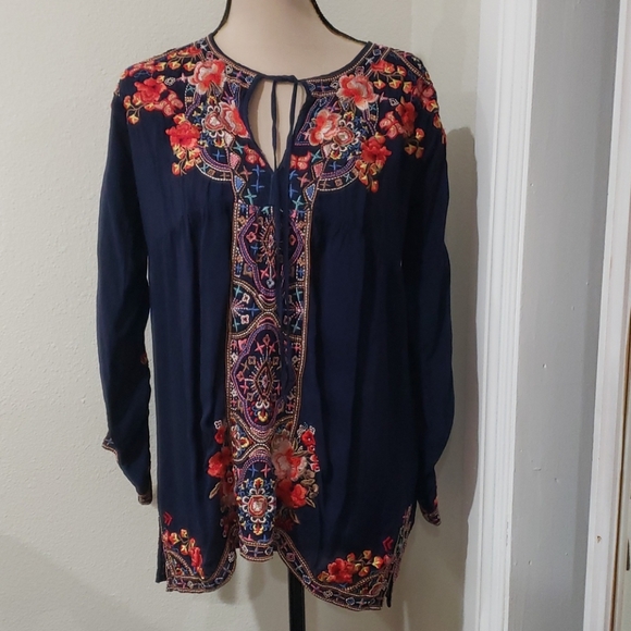 Johnny Was embroidered blouse - Picture 6 of 8